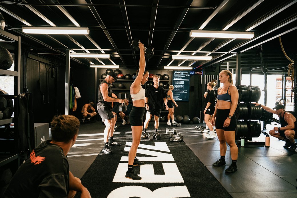 A full class on the REVL turf at REVL Burleigh